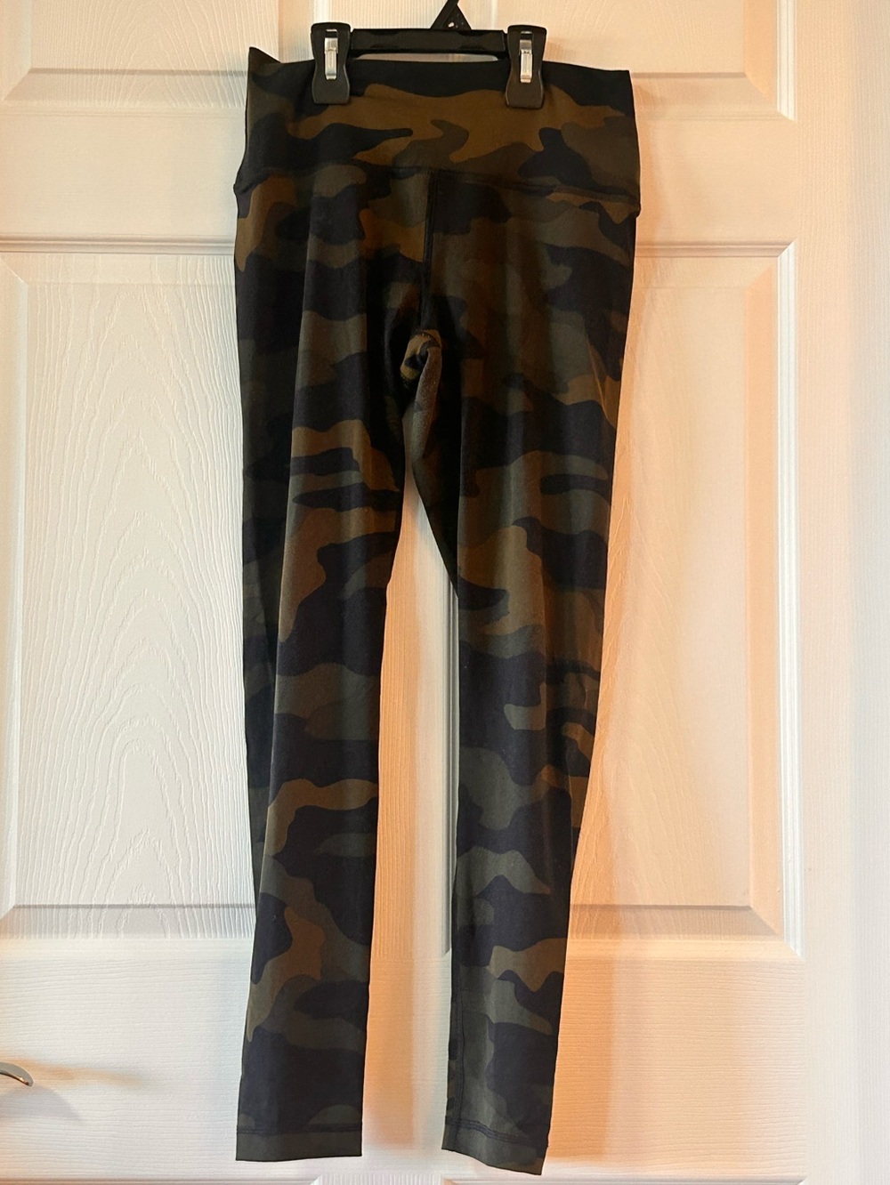 PINK Victoria's Secret Ultimate Camo High-Waisted Leggings
